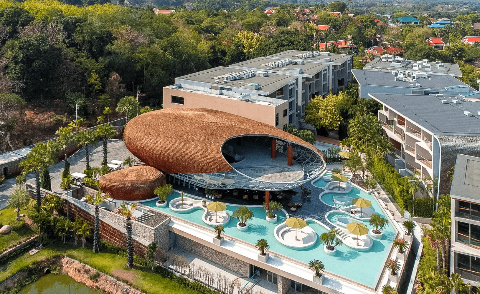 Wyndham Grand Nai Harn — апартаменты в Nai Harn, Пхукет